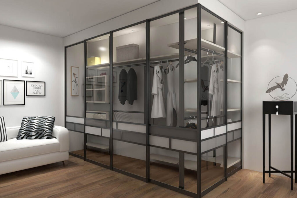 Portas de vidro abrem seu Closet com muita sofisticação e design: Descubra a combinação perfeita para o seu espaço. Móveis Bom Jesus